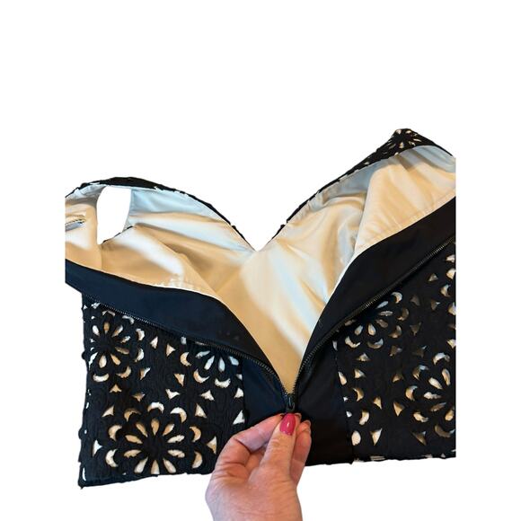 Alice + Olivia Black Floral Laser Cut Lyla Crop Top - Size 8 - Picture 9 of 9